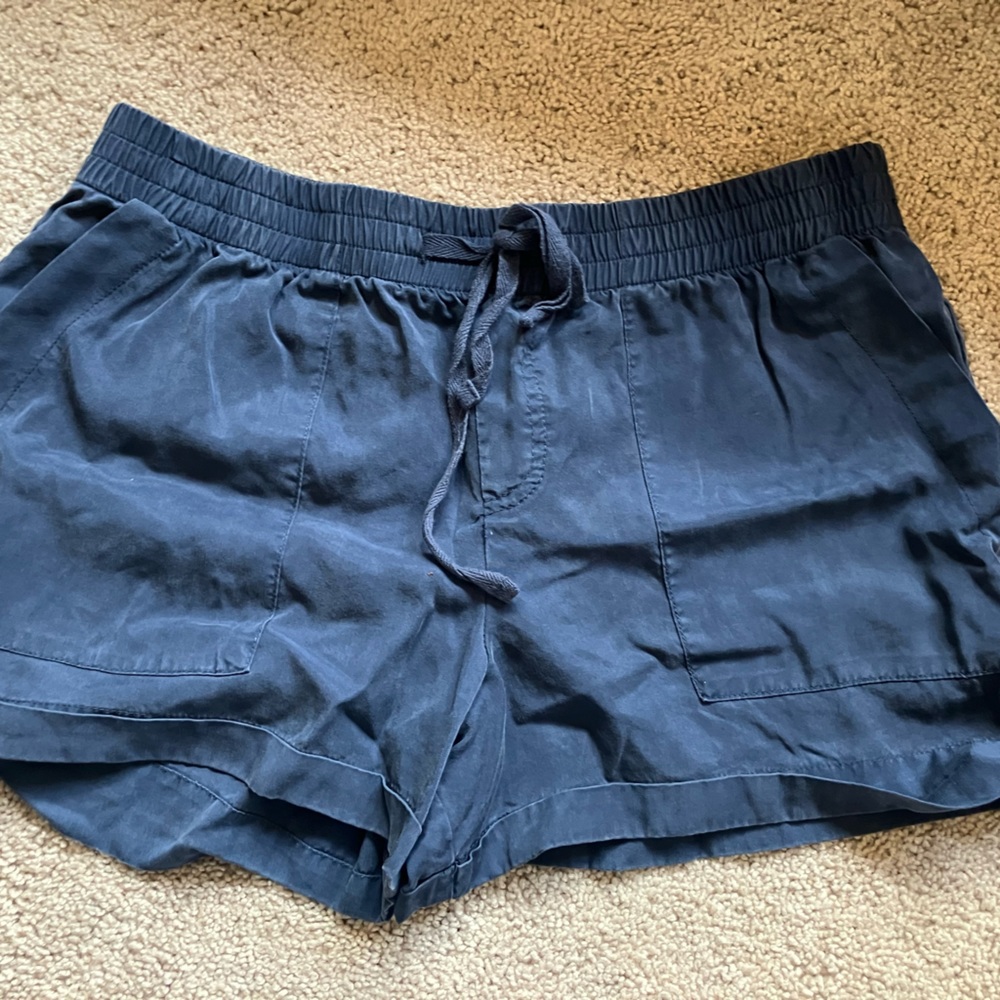 Good condition Size M blue socialite shorts